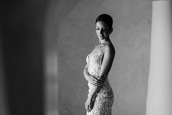 magical-wedding-Santorini-romantic-floral-design-unforgetable-wedding-party_06