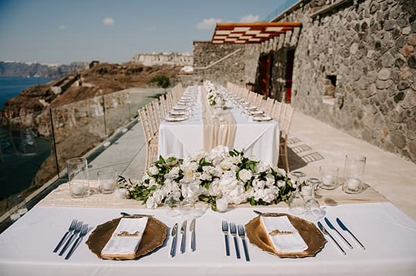 magical-wedding-Santorini-romantic-floral-design-unforgetable-wedding-party_10