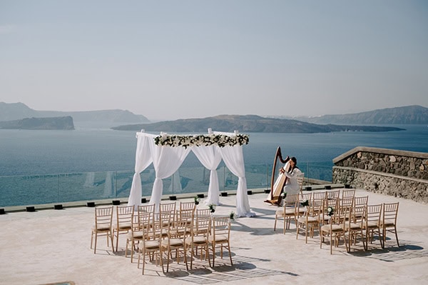 magical-wedding-Santorini-romantic-floral-design-unforgetable-wedding-party_13
