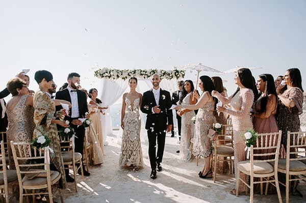 magical-wedding-Santorini-romantic-floral-design-unforgetable-wedding-party_24