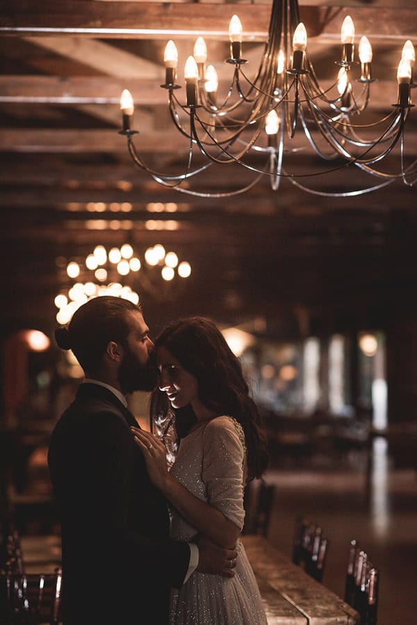 romantic-summer-wedding-athens-roses-red-white-tones_33