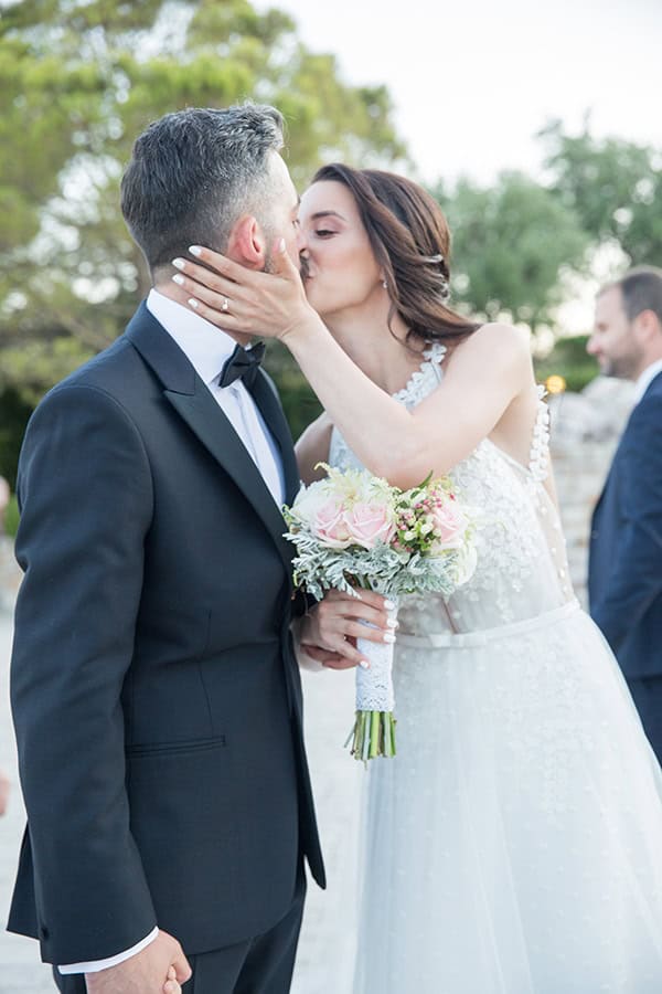 romantic-summer-wedding-athens-white-pink-roses-lots-of-greenery_12