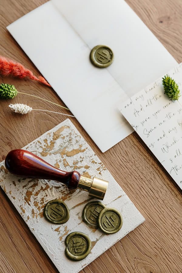 romantic-summer-wedding-patra-toulips-peonies_03x