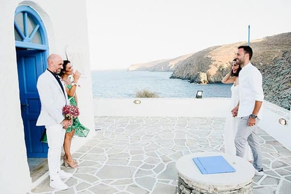 romantic-summer-wedding-sifnos-flowers-fuchsia-purple-touches_17