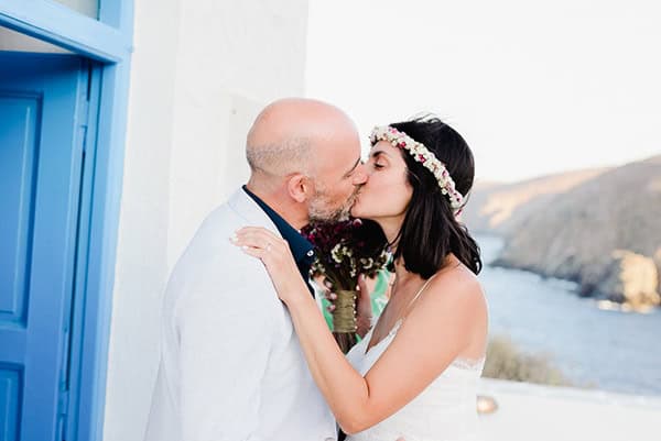 romantic-summer-wedding-sifnos-flowers-fuchsia-purple-touches_18