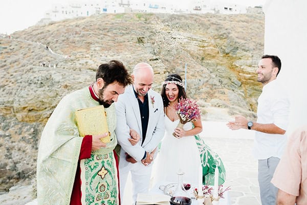 romantic-summer-wedding-sifnos-flowers-fuchsia-purple-touches_24
