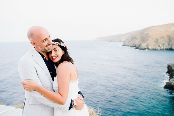 romantic-summer-wedding-sifnos-flowers-fuchsia-purple-touches_29x