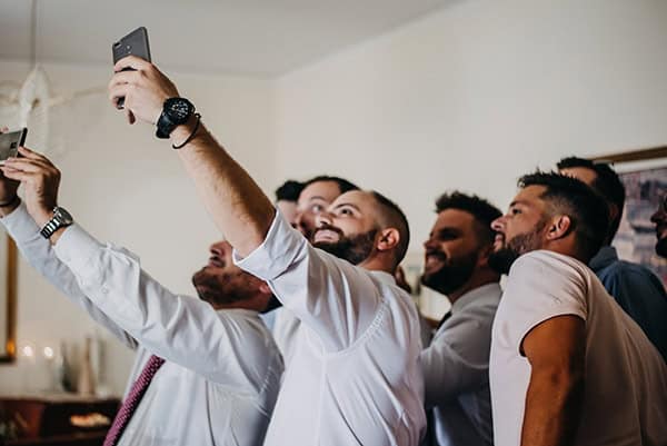 rustic-summer-wedding-athens-roses-white-dusty-pink-hues_09