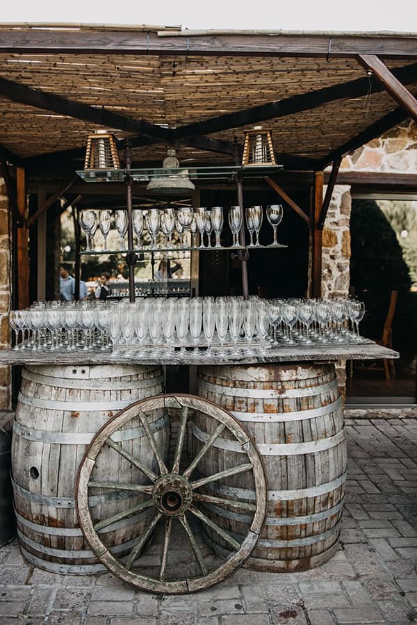 rustic-summer-wedding-athens-roses-white-dusty-pink-hues_18