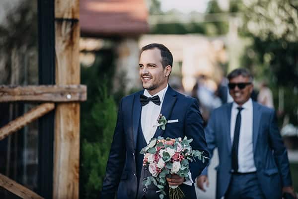 rustic-summer-wedding-athens-roses-white-dusty-pink-hues_19