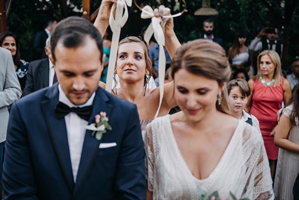 rustic-summer-wedding-athens-roses-white-dusty-pink-hues_24