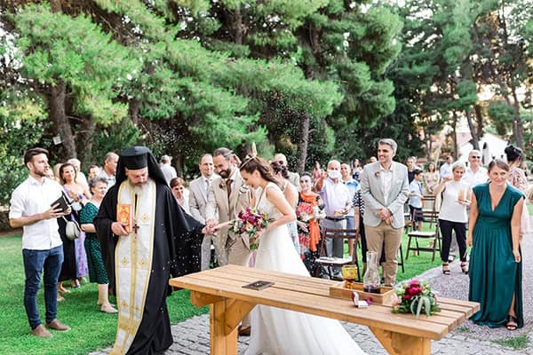 rustic-summer-wedding-thessalonik-vivid-hues-fucshia_24