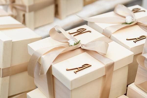 stunning-fall-wedding-beautiful-santorini-island-olive-branches-white-roses_03x