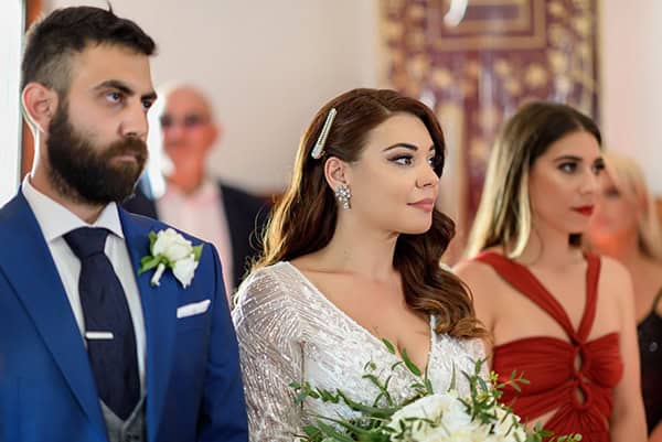 stunning-fall-wedding-beautiful-santorini-island-olive-branches-white-roses_17x