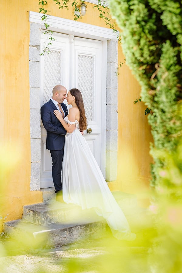 summer-military-wedding-athens-lush-floral-design-romantic-details_06x