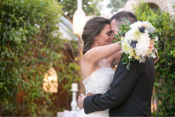 summer-wedding-athens-bohemian-elements-baby-breaths_12