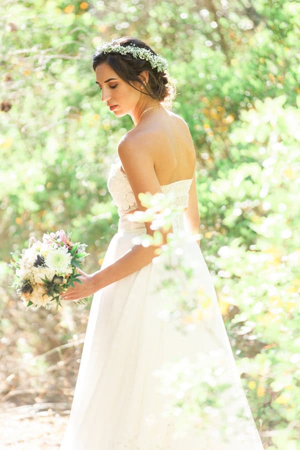 summer-wedding-athens-bohemian-elements-baby-breaths_16