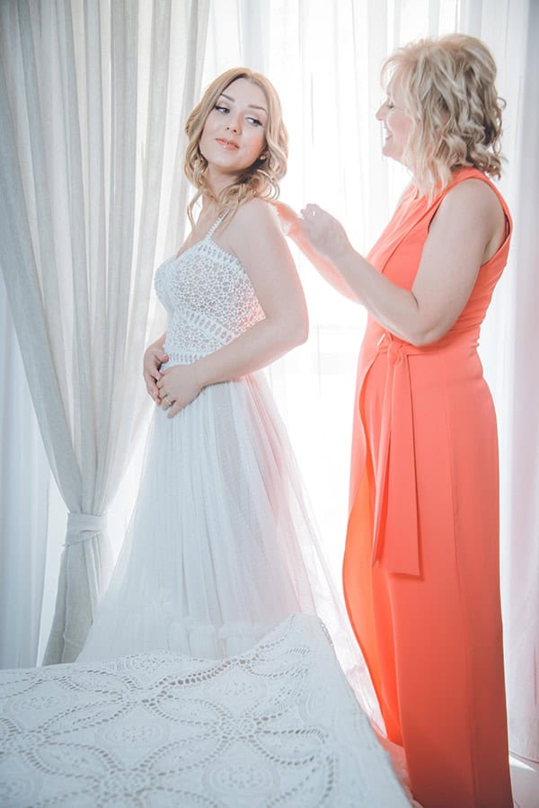 bohemian-summer-wedding-athens-pampas-grass-roses-pink-coral-hues_07x