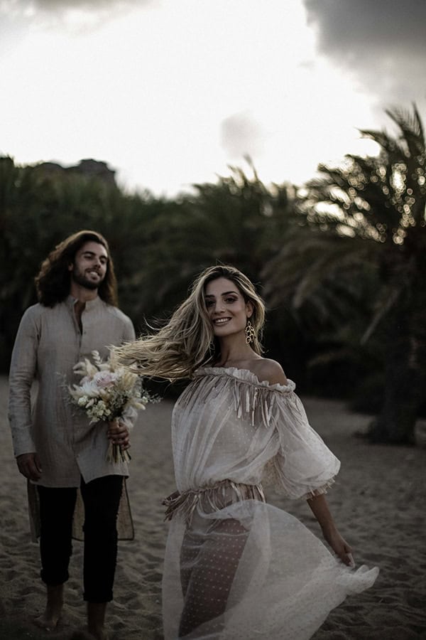 boho-chic-styled-shoot-beach-tropical-pampas-grass-roses-light-pink-hues_03
