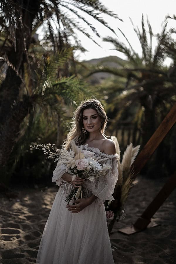 boho-chic-styled-shoot-beach-tropical-pampas-grass-roses-light-pink-hues_04x
