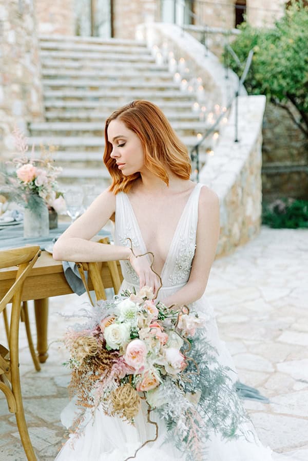 dreamy-styled-shoot-pyrgos-petreza-roses-other-unique-flowers-grey-coral-hues_02