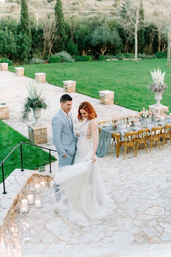 dreamy-styled-shoot-pyrgos-petreza-roses-other-unique-flowers-grey-coral-hues_02x