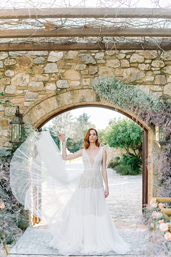 dreamy-styled-shoot-pyrgos-petreza-roses-other-unique-flowers-grey-coral-hues_06