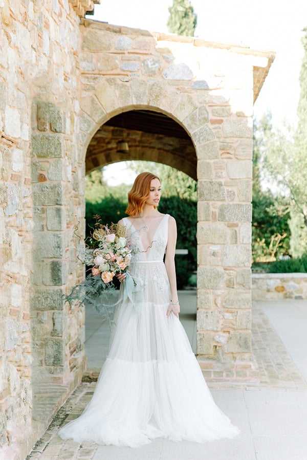 dreamy-styled-shoot-pyrgos-petreza-roses-other-unique-flowers-grey-coral-hues_10