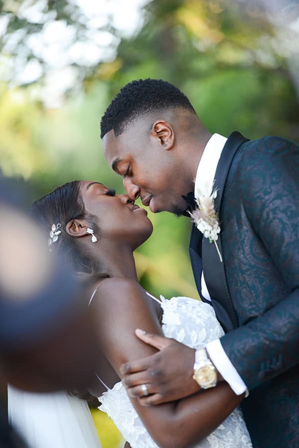 dreamy-wedding-summer-alsos-nymfwn-hydrangeas-roses-white-pink-color_02x