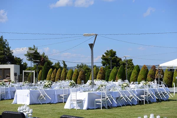 dreamy-wedding-summer-alsos-nymfwn-hydrangeas-roses-white-pink-color_25