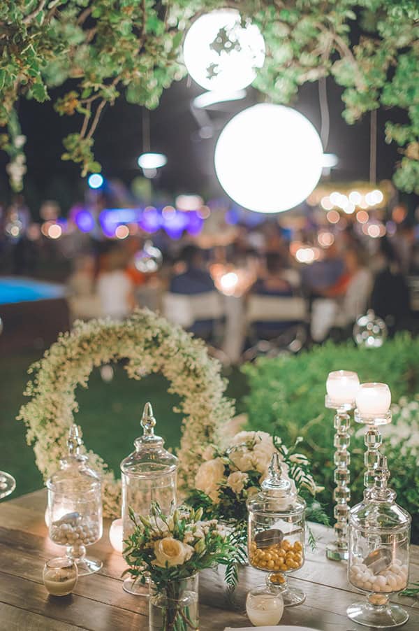 elegant-summer-wedding-hydrangeas-roses-tones-white-pink_50x