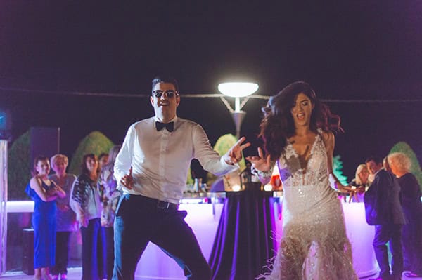 elegant-summer-wedding-hydrangeas-roses-tones-white-pink_56x