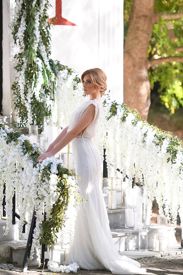 fairytale-styled-photoshoot-wedding-dresses-lush-florals_03x