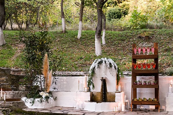 fairytale-styled-photoshoot-wedding-dresses-lush-florals_08