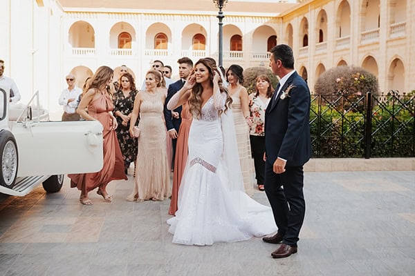 fall-wedding-nicosia-elegant-elements-pastel-tones_20