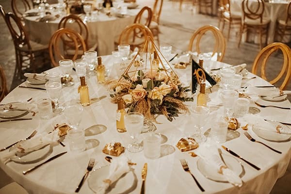 fall-wedding-nicosia-elegant-elements-pastel-tones_32