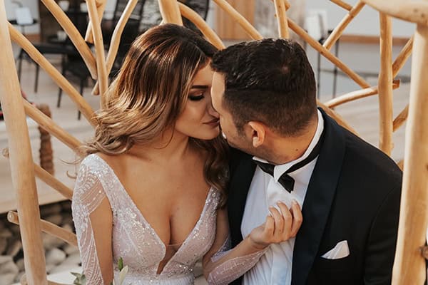 fall-wedding-nicosia-elegant-elements-pastel-tones_42