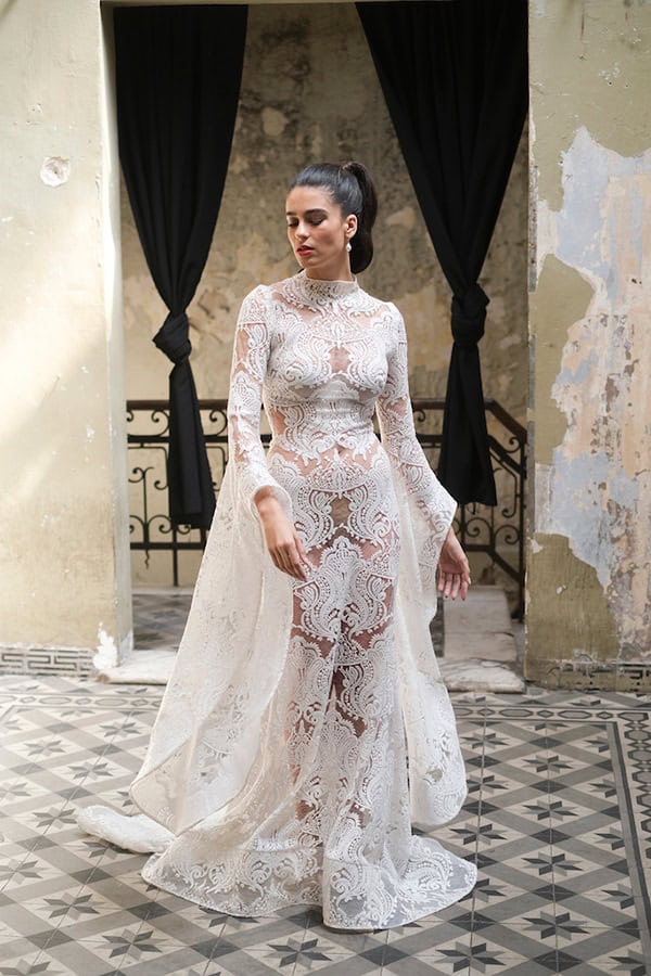 gorgeous-styled-shoot-vintage-scene-flowers-white-hues_07