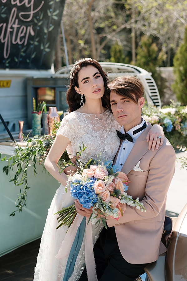 impressive-styled-shoot-romantic-rustic-touches-falirikon-art-and-events_01