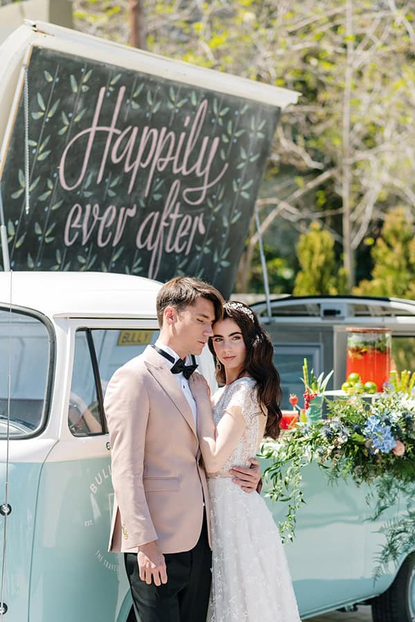 impressive-styled-shoot-romantic-rustic-touches-falirikon-art-and-events_02x