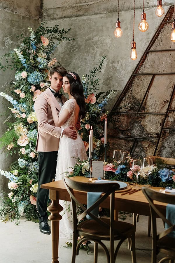 impressive-styled-shoot-romantic-rustic-touches-falirikon-art-and-events_09x
