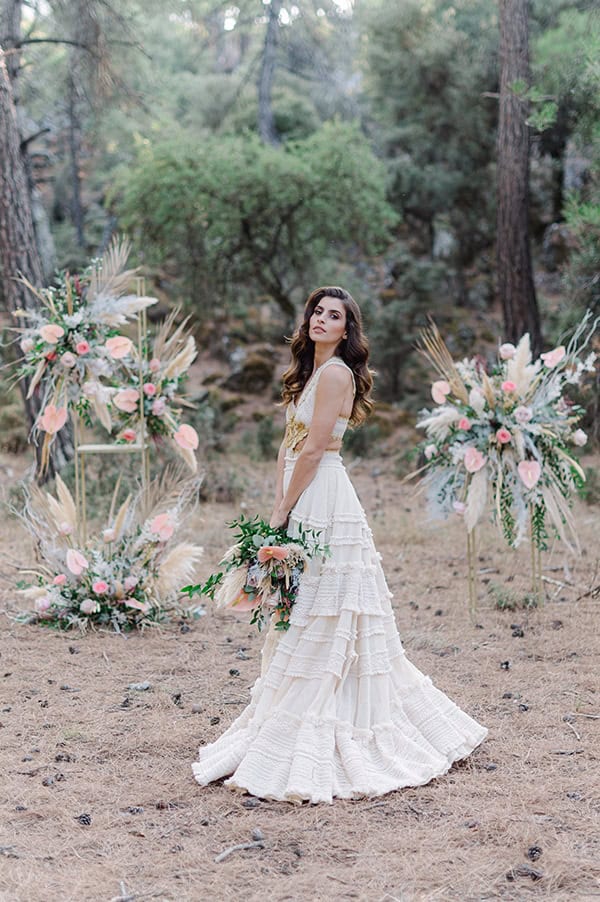 romantic-bohemian-styled-shoot-crete-pampas-grass-lilly_04