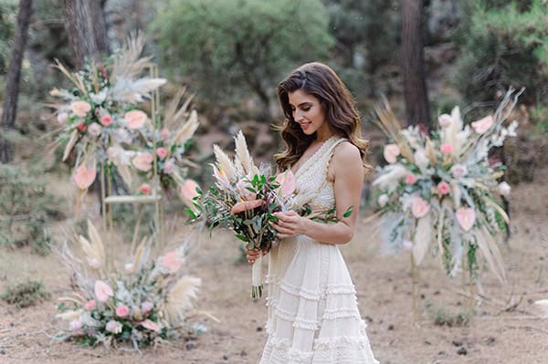 romantic-bohemian-styled-shoot-crete-pampas-grass-lilly_05