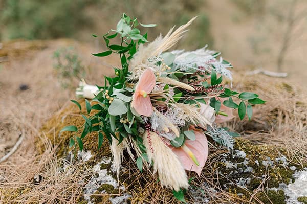 romantic-bohemian-styled-shoot-crete-pampas-grass-lilly_05x
