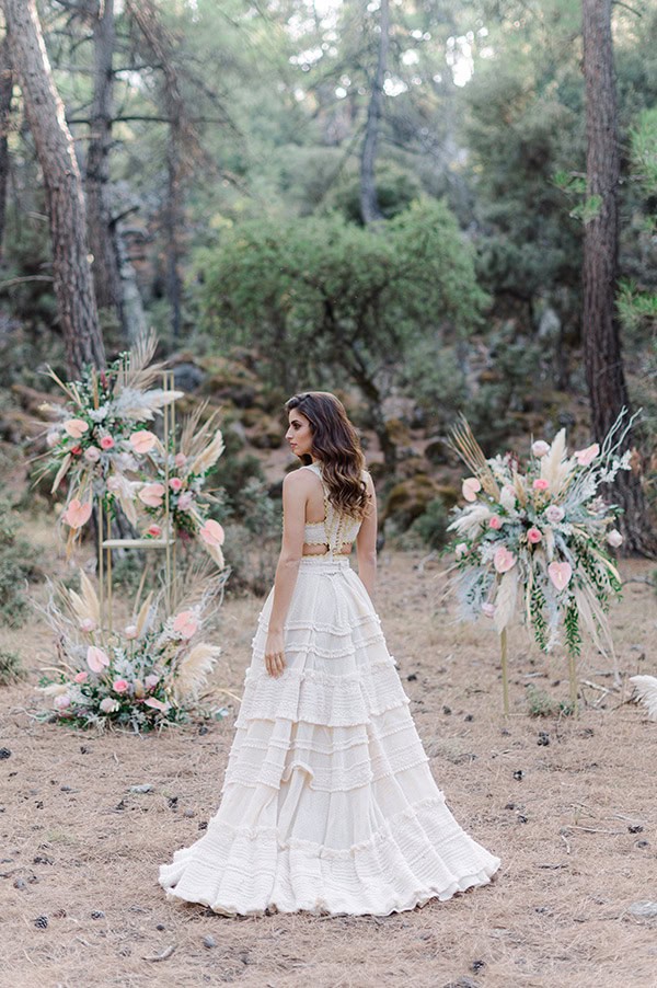 romantic-bohemian-styled-shoot-crete-pampas-grass-lilly_20