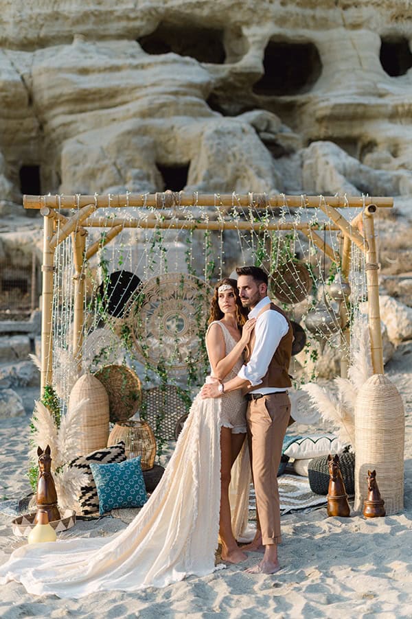 romantic-bohemian-styled-shoot-crete-pampas-grass-lilly_23x