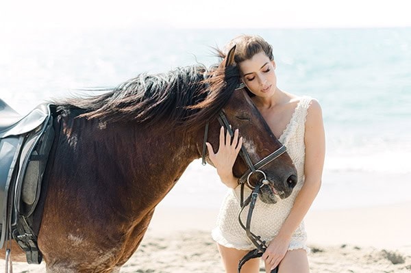 romantic-bohemian-styled-shoot-crete-pampas-grass-lilly_24