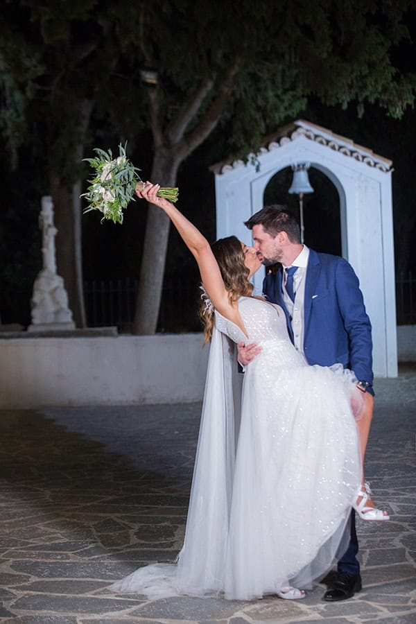 romantic-fall-wedding-athens-white-roses-anemones_29