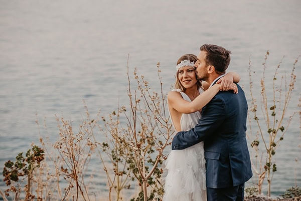 romantic-summer-wedding-aegina-white-roses-eucalyptus_03