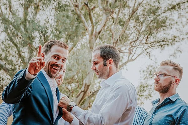 romantic-summer-wedding-aegina-white-roses-eucalyptus_13